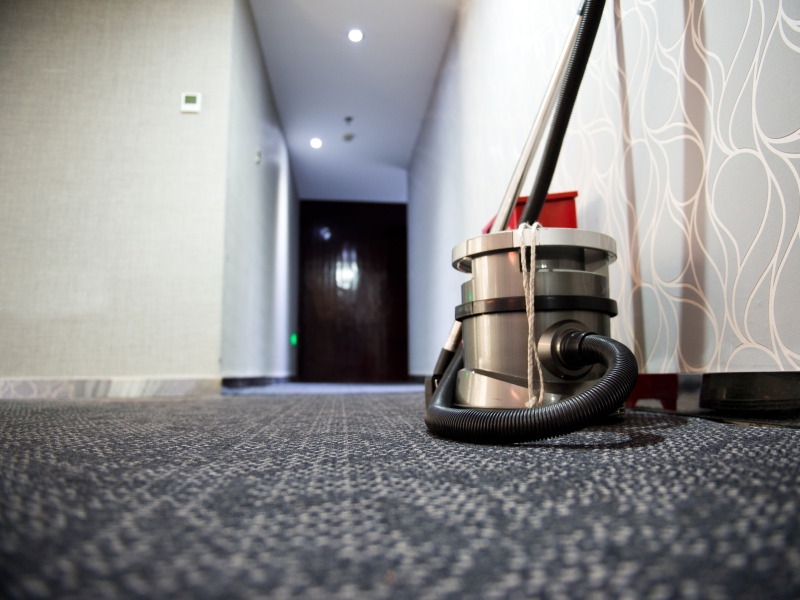 שנה את המרחב שלך: חשיפת העלות של שירותי ניקוי שטיחים מקצועיים
